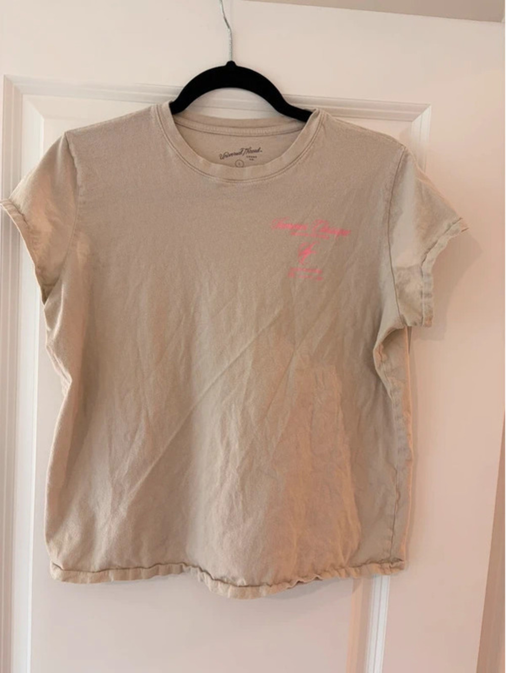 Universal Thread Women’s Summer Classique Graphic T-Shirt Size Large Beige Pink